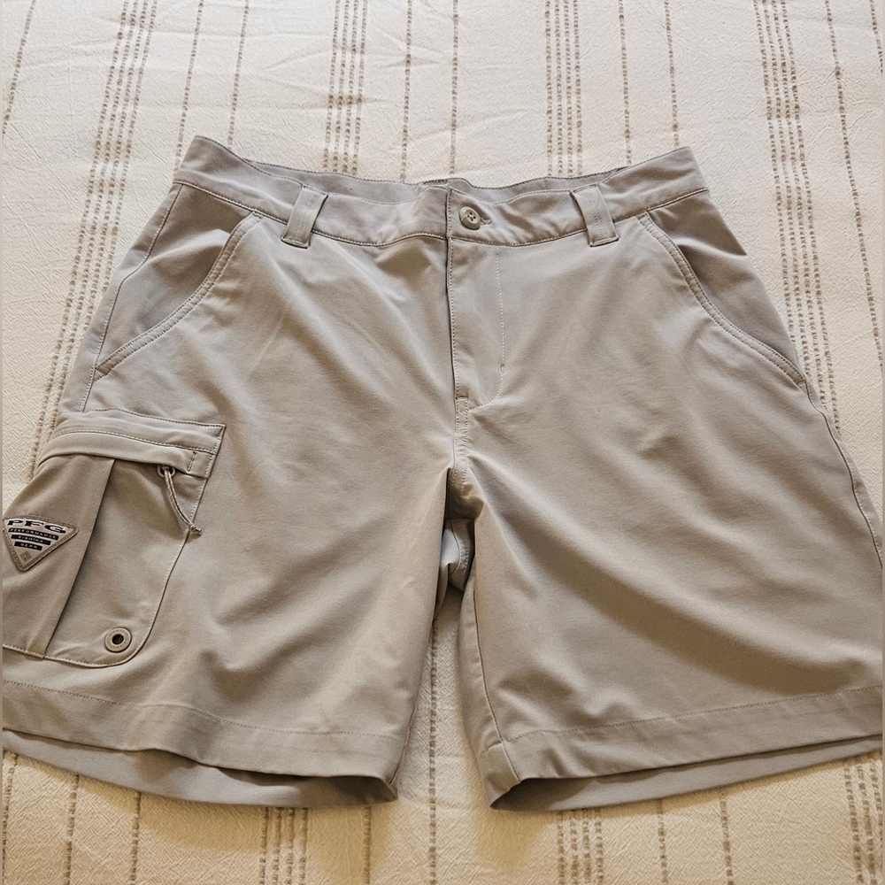 Columbia Men's Cargo shorts